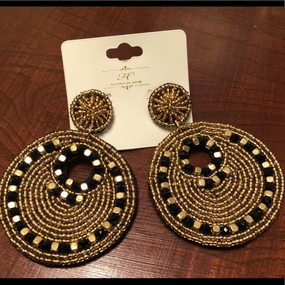 Black and gold fashion earrings beaded